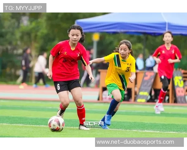 暑期足球训练营开启青少年足球梦想之旅提升技能锻炼身体收获友谊与快乐