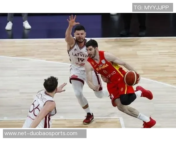 西班牙男篮对决俄罗斯队争夺篮球荣耀的精彩瞬间回顾